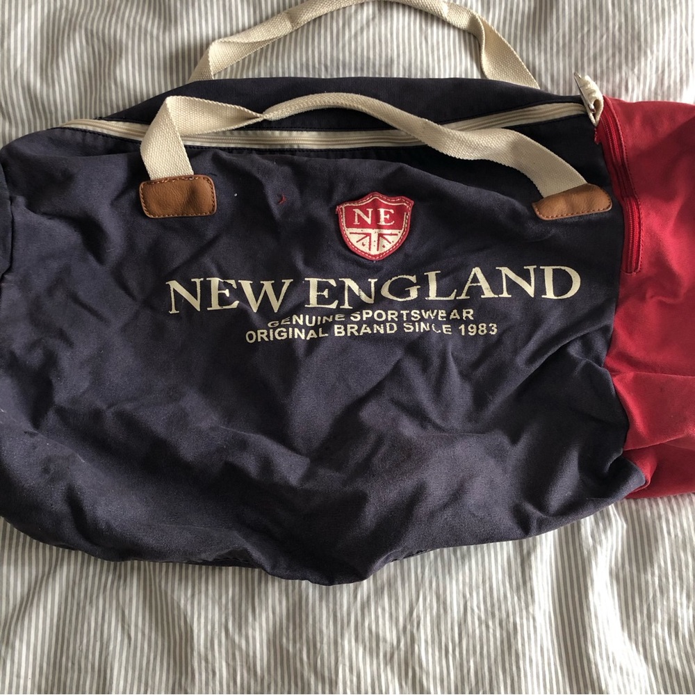 Vintage New England sportswear duffle bag